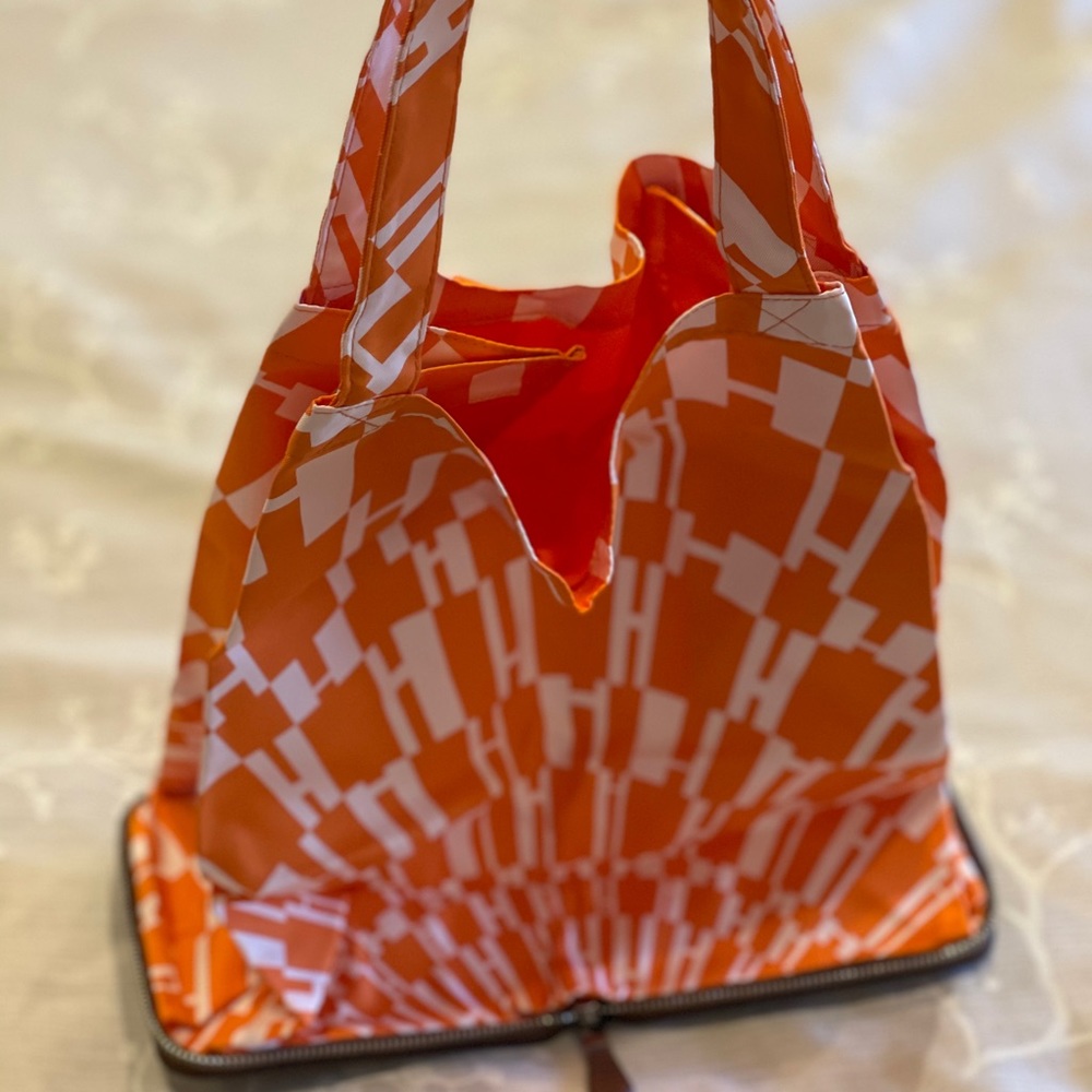 ◼️SOLD ◼️ Hermes Silky Pop Orange Tote “H”
